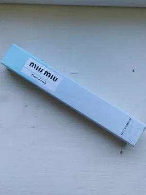Miu Miu Fleur de Lait Eau de Parfum