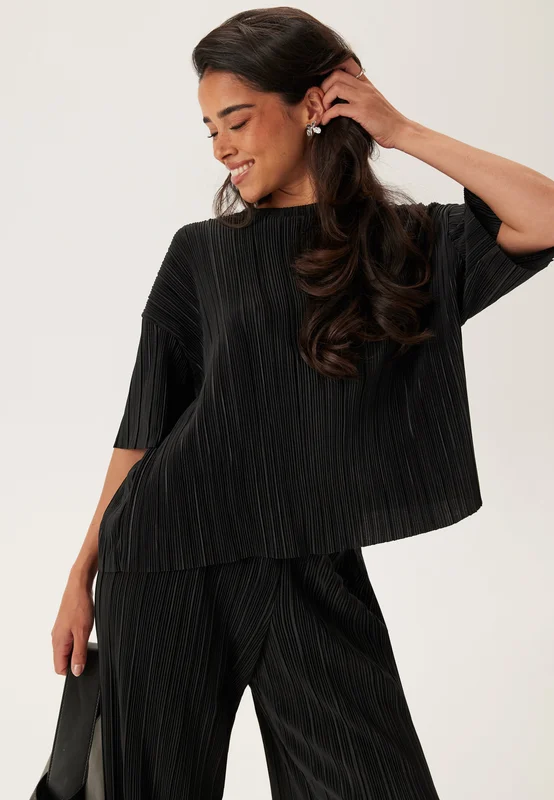 ONLY-Onlravenna S/S Plisse Top-Black