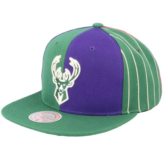 Mitchell & Ness - Verde snapback Gorra - Milwaukee Bucks What The Pinstripe Green/Purple Sanpback @ Hatstore