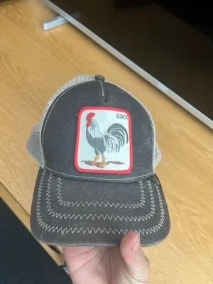 Svart truckerkeps från Goorin Bros