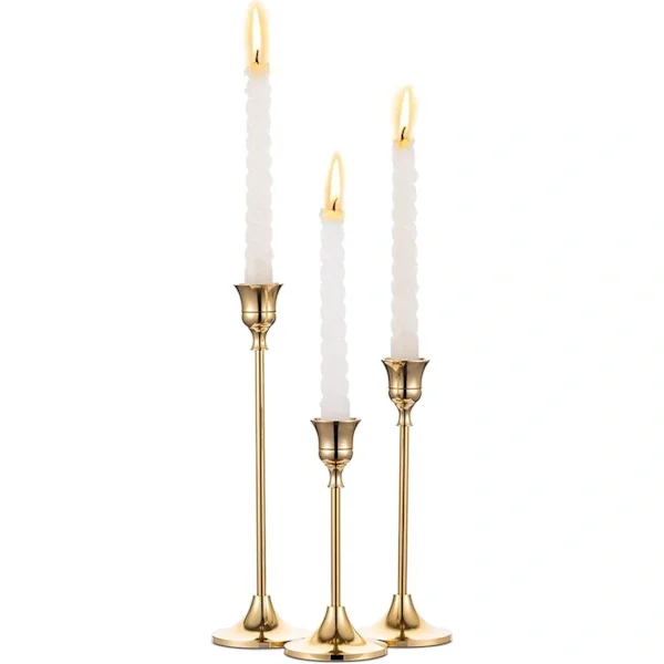 Stykker af guld messing lysestager, lysestager i metalmateriale, vintage og moderne dekorative lysestager