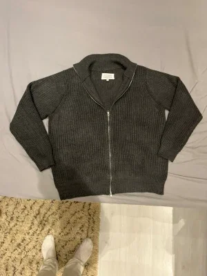 Grå stickad ziptröja Maison Margiela