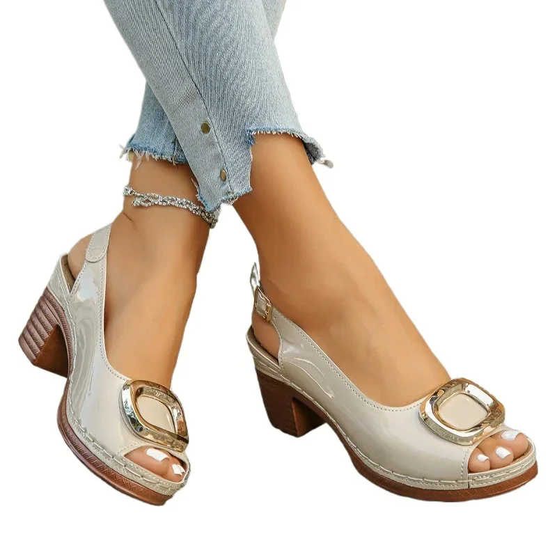 AliExpress - Sexy Lackleder-Sandalen mit dickem Absatz für Damen, Metallring, Peep-Toe-Plattform-Sandalen, Damen-Rückenriemen, Sommer-Sandalen für 