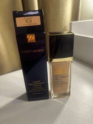 Estée Lauder Futurist Foundation 1C0
