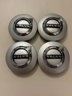 Volvo centrumkåpor i silver