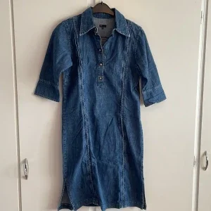 Jeansklänning från Sisters