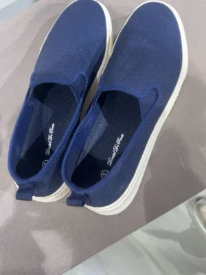 Mörkblå slip-on sneakers