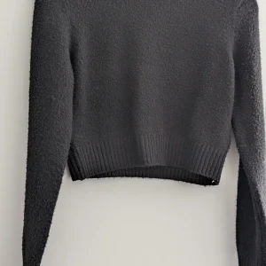 Svart stickad tröja från Sister Knitwear