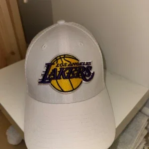 Vit Los Angeles Lakers keps
