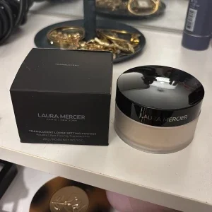 Laura Mercier Translucent Loose Setting Powder