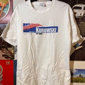 Vit t-shirt från Hanes med tryck