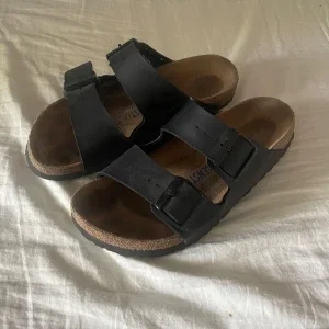 Svarta Birkenstock sandaler i skinn