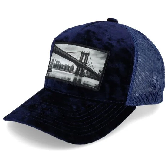 Public Domain - Blå trucker Caps - Bridge Navy Velvet Trucker @ Hatstore