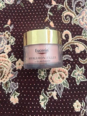 Eucerin Hyaluron-Filler + Elasticity