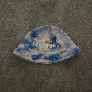 Galen buckethat