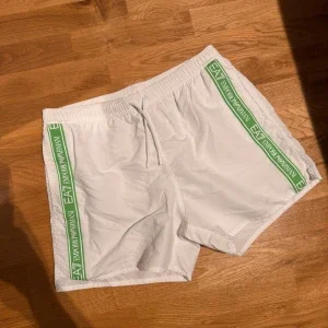 Vita shorts från Emporio Armani