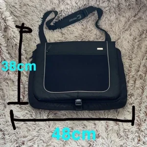 Svart datorväska från Pouch