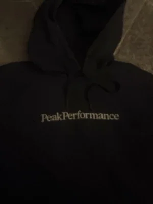 Peak performance hoodie blå