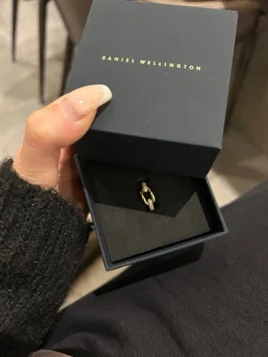 Crystal Link Ring från Daniel Wellington