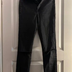 Svarta högmidjade jeggings från &Denim
