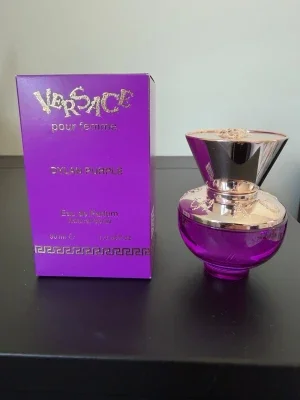 Versace Dylan Purple Eau de Parfum 30 ml