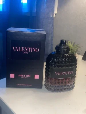 Valentino Uomo Born In Roma Intense