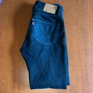 Svarta Levis 501 jeans