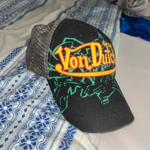 Vintage Von Dutch keps med grafiskt tryck