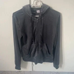 Mörkgrå velour hoodie Gina Tricot XS
