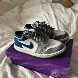 Nike SB Dunk Low