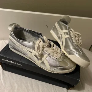 Onitsuka Tiger Silver 42 EU