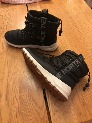 Thermoball lace up från The North Face
