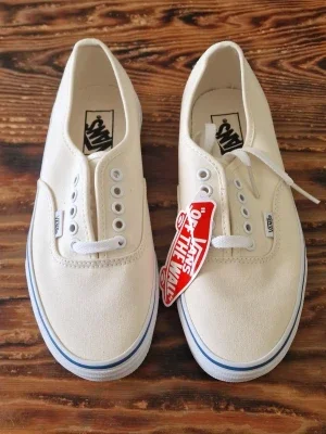 Vans authentic white