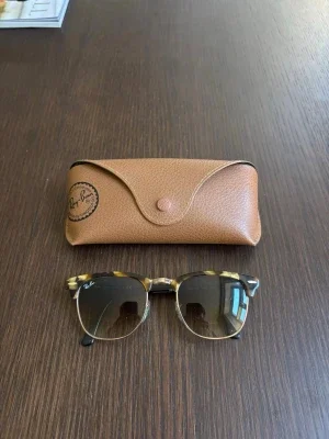Ray-Ban Clubmaster solglasögon