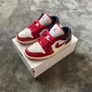 Jordan 1 Low White/ Gym Red Black