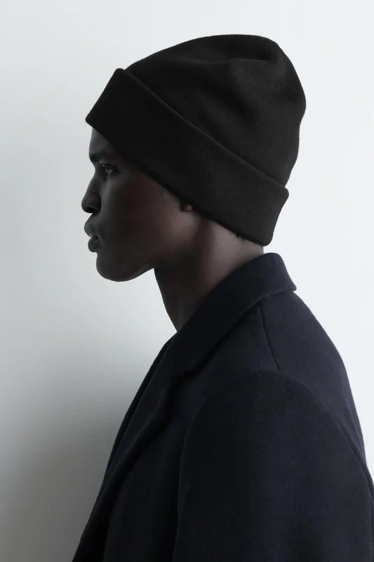 COS Homme Bonnet En Laine Double Face in Noir