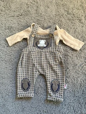 Beige babyset med hängselbyxor