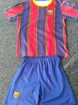 Barcelona matchställ tröja och shorts