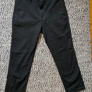 Svarta loose fit byxor Only & Sons