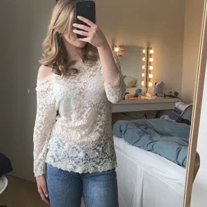 Rosemunde vit spetstopp