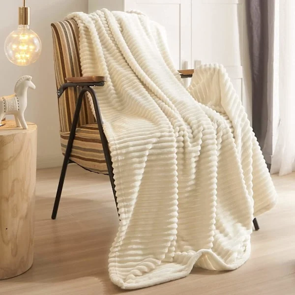 Pehmeä viltti, 150 x 200 cm, valkoinen fleece-viltti sohvalle, pehmeä ja lämmin, lasten viltti, mikrokuitu, pörröinen sohvaviltti, sohvaviltti