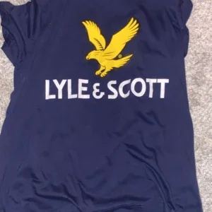 Lyle and scott t shirt