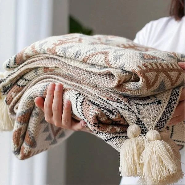 Brown Throws, Knitted Tassel Vintage Tan Throw, Soft Lightweight Boho Throw for Sofa, Bed and Living Room (130*170cm)