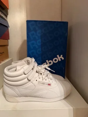 Reebok classic FREESTYLE HI HIGH-TOP TRAINERS - Höga sneakers