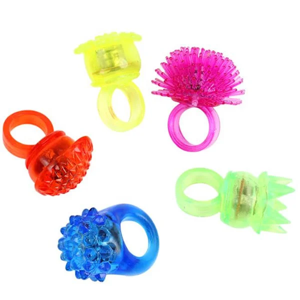 24-pak LED-diamantringe, der lyser op, LED-ringe, der lyser og blinker (tilfældig stil)