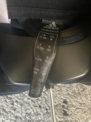 Svart Adidas träningströja herr