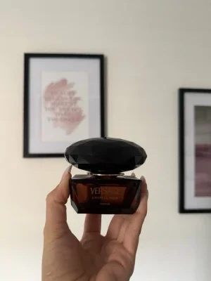 Versace Crystal Noir, Parfum.