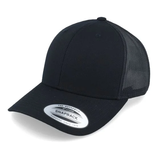 Yupoong - Svart trucker Caps - Retro Black Trucker @ Hatstore