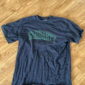 Blå t-shirt från Carhartt