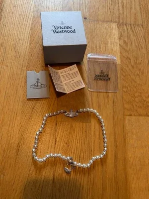 Pärlhalsband från Vivienne Westwood